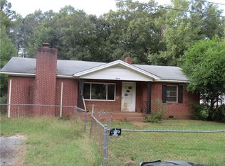 404 Cedar Dr, Lexington, NC 27292
