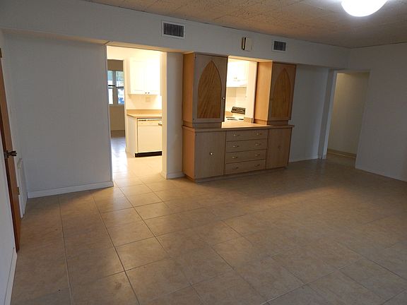 5th image of 4413 Crestwood Dr N