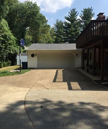 2nd image of 300 Ladonna Blvd