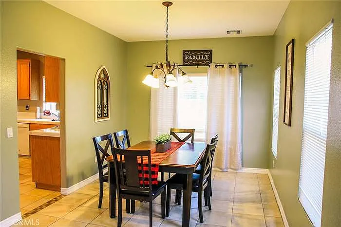 1 bed, 3200 sqft, $750 — Photo 4