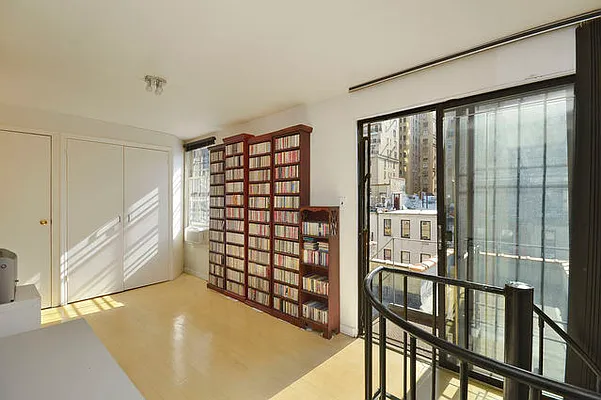 Sold by Compass | media 7