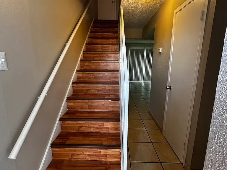 Craddock Ave — Photo 15