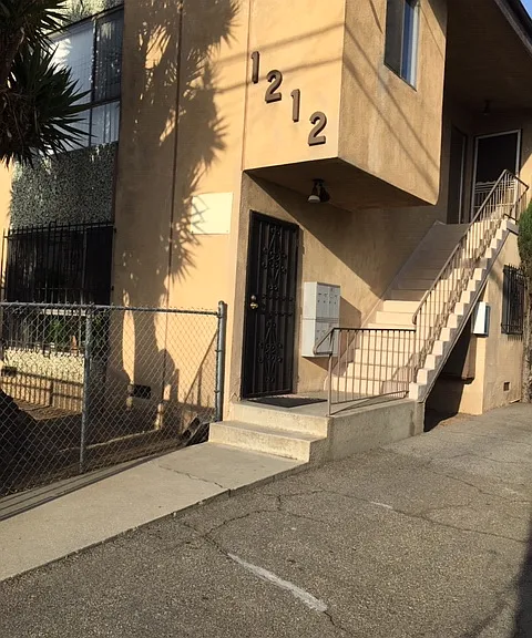 1212 N Edgemont St #6 — Photo 1