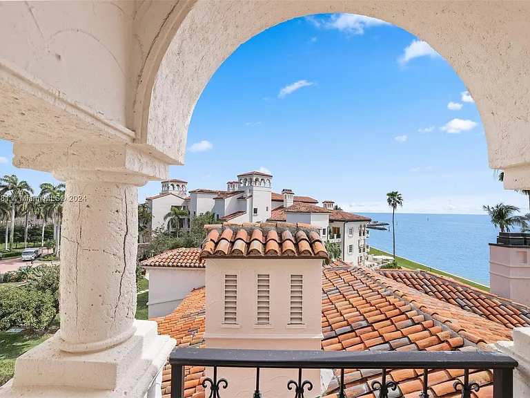 2442 Fisher Island Dr #5402 — Photo 34