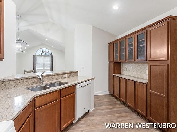 5th image of 1213 Riverview Dr