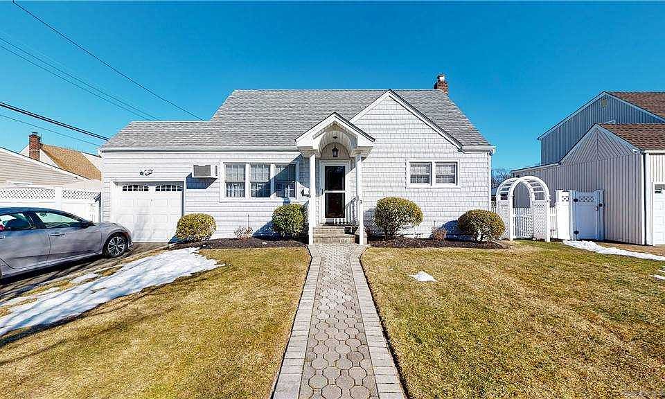 1st image of 31 Cinque Dr