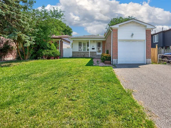 29 Springhead Gdns, Richmond Hill, ON L4C 5C1