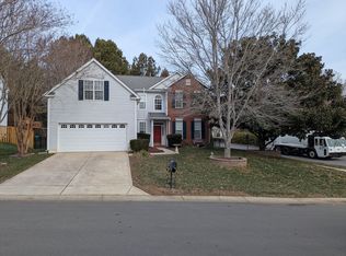 9904 Empire Woods Ct, Charlotte, NC 28277