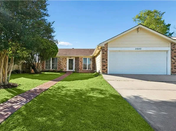 3840 Clover Ln, Harvey, LA 70058