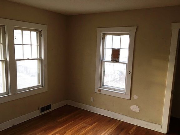 5th image of 2030 Sandusky Ave