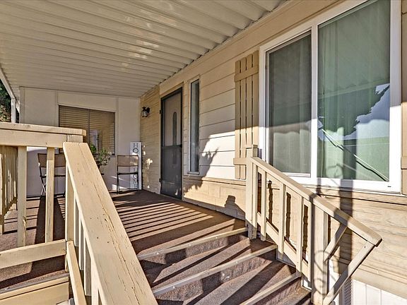5th image of 275 Burnett Ave #112