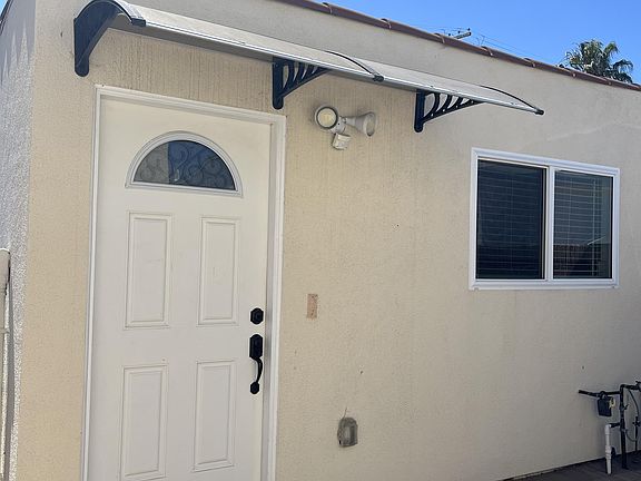 2nd image of 6301 S Harcourt Ave