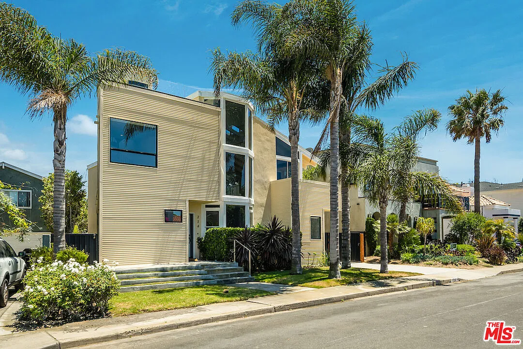 Building Photo - 224 Sunridge St