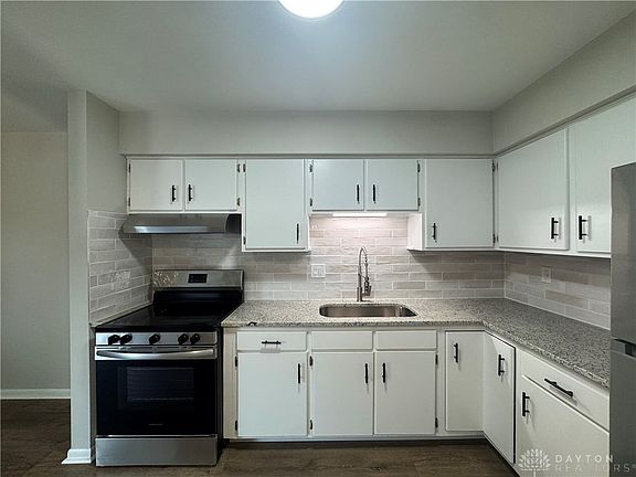 4th image of 3040 E Dorothy Ln APT 2
