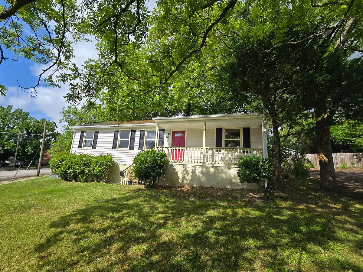 Building Photo - 500 Floral Ave