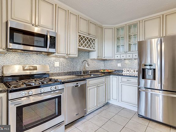4th image of 3705 S George Mason Dr APT 1609S