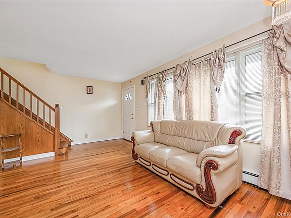 5th image of 121 Cochran Place
