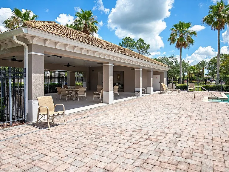 13814 Mirror Lake Dr — Photo 25