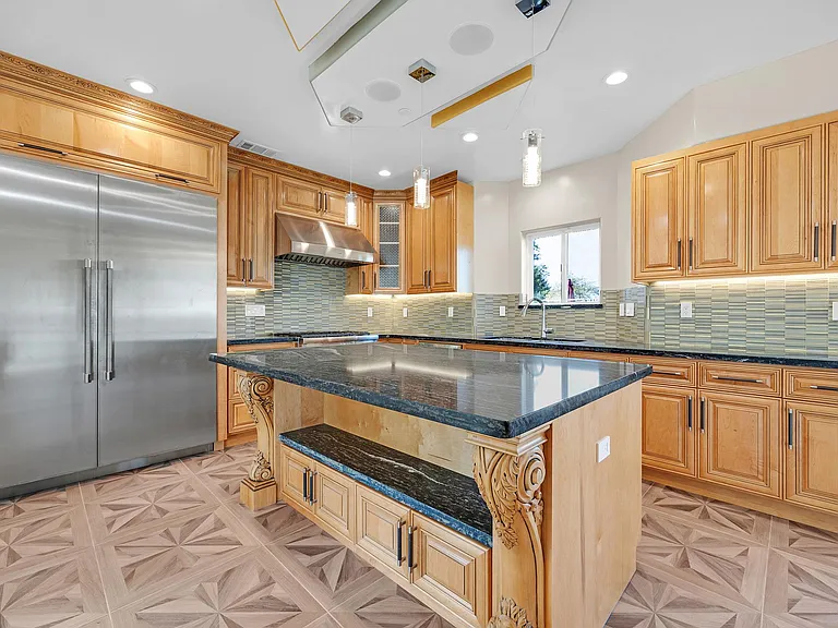 320 Tennyson Rd — Photo 17