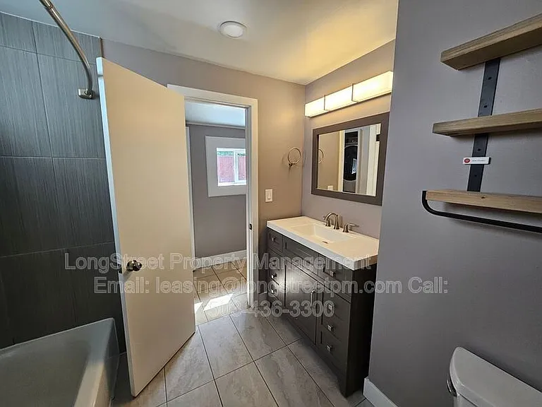 1734 SW Market St — Photo 37