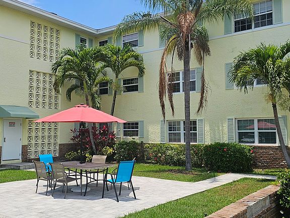 3rd image of 230 Columbia Dr APT 216