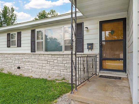 2nd image of 1215 S Airwood Drive