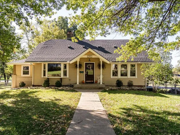 1301 E Walnut St, Harrisonville, MO 64701