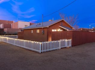 313 McKnight Ave NE, Albuquerque, NM 87102