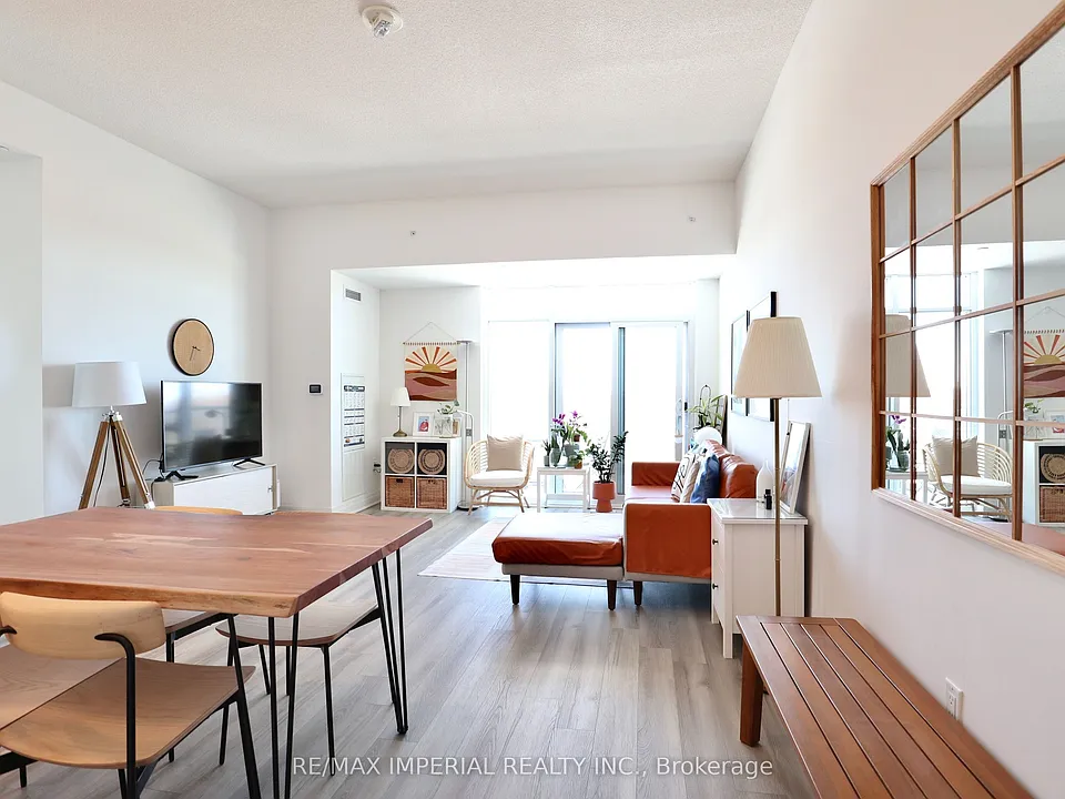 3220 Sheppard Ave E #402