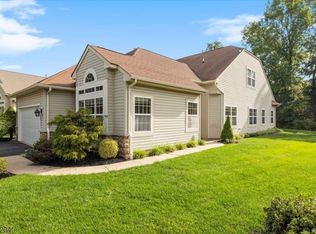 102 Renaissance Blvd, Somerset, NJ 08873