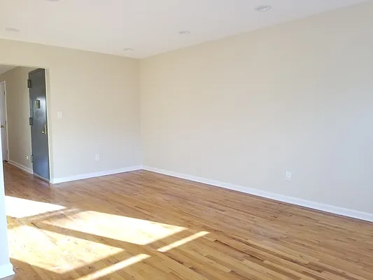 Rented by NYLA Realty | media 4