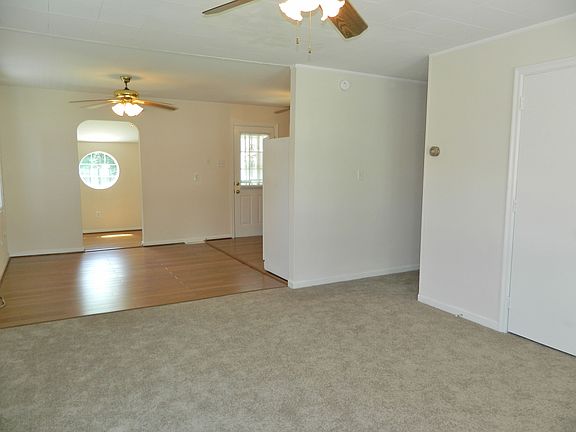 4th image of 11 Maney Dr