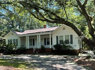 1102 Forest Hill Dr, Mobile, AL 36618
