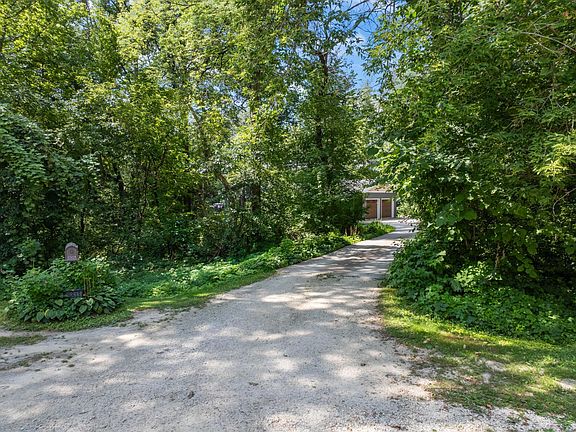 4th image of 6813 Woodbine Ct SE