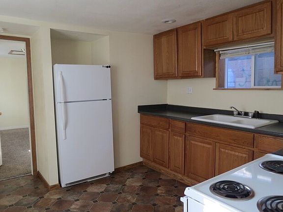 3rd image of 125 Grant St