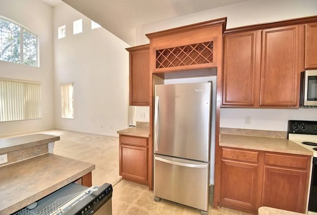 5 bed, 3.5 bath, 2709 sqft, $2,900 — Photo 3