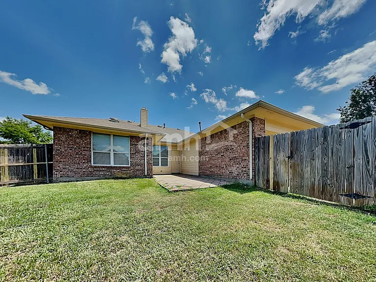 2821 Bentridge Dr — Photo 34