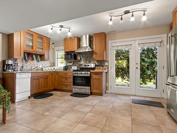 4th image of 6445 Silverthorne Rd