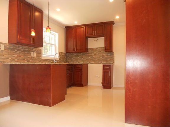 5th image of 11538 232nd St