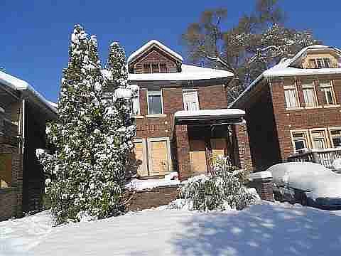 3742 Grand