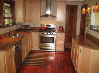 95 Caroline St, Burlington, VT 05401