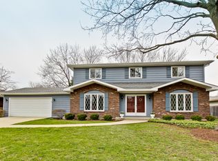 1020 Dover Ct, Libertyville, IL 60048