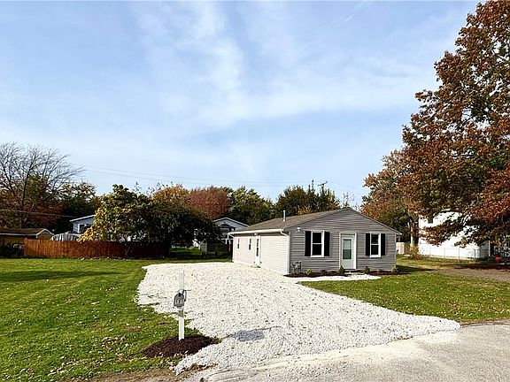 3rd image of 131 Sycamore Dr