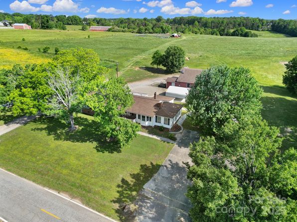 1723 Baskins Hill Rd, Heath Springs, SC 29058