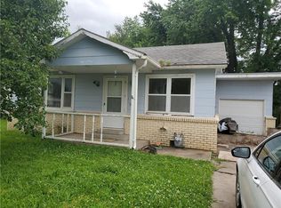 809 W 1st St, Coffeyville, KS 67337