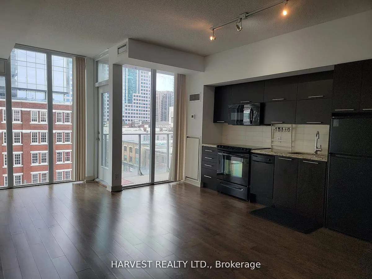 Building Photo - 21 Nelson St #708