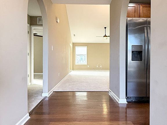 3rd image of 5763 Weeping Willow Pl