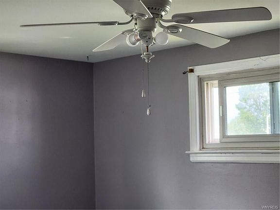 3rd image of 29 Paradise Ct