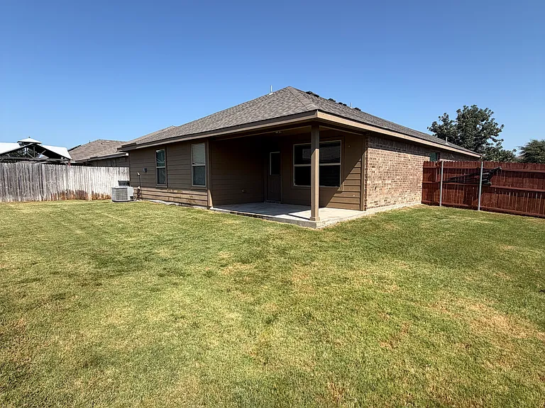 1101 Northampton St — Photo 14