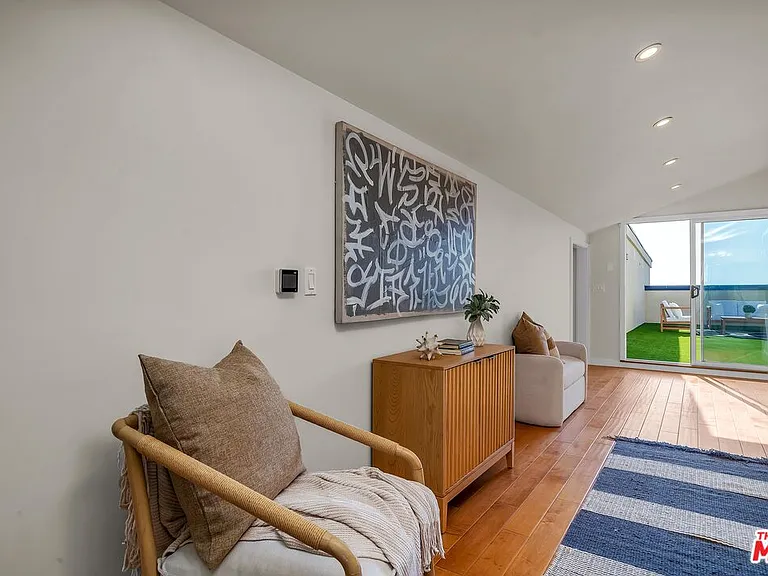 4 Lighthouse St #13 — Photo 32